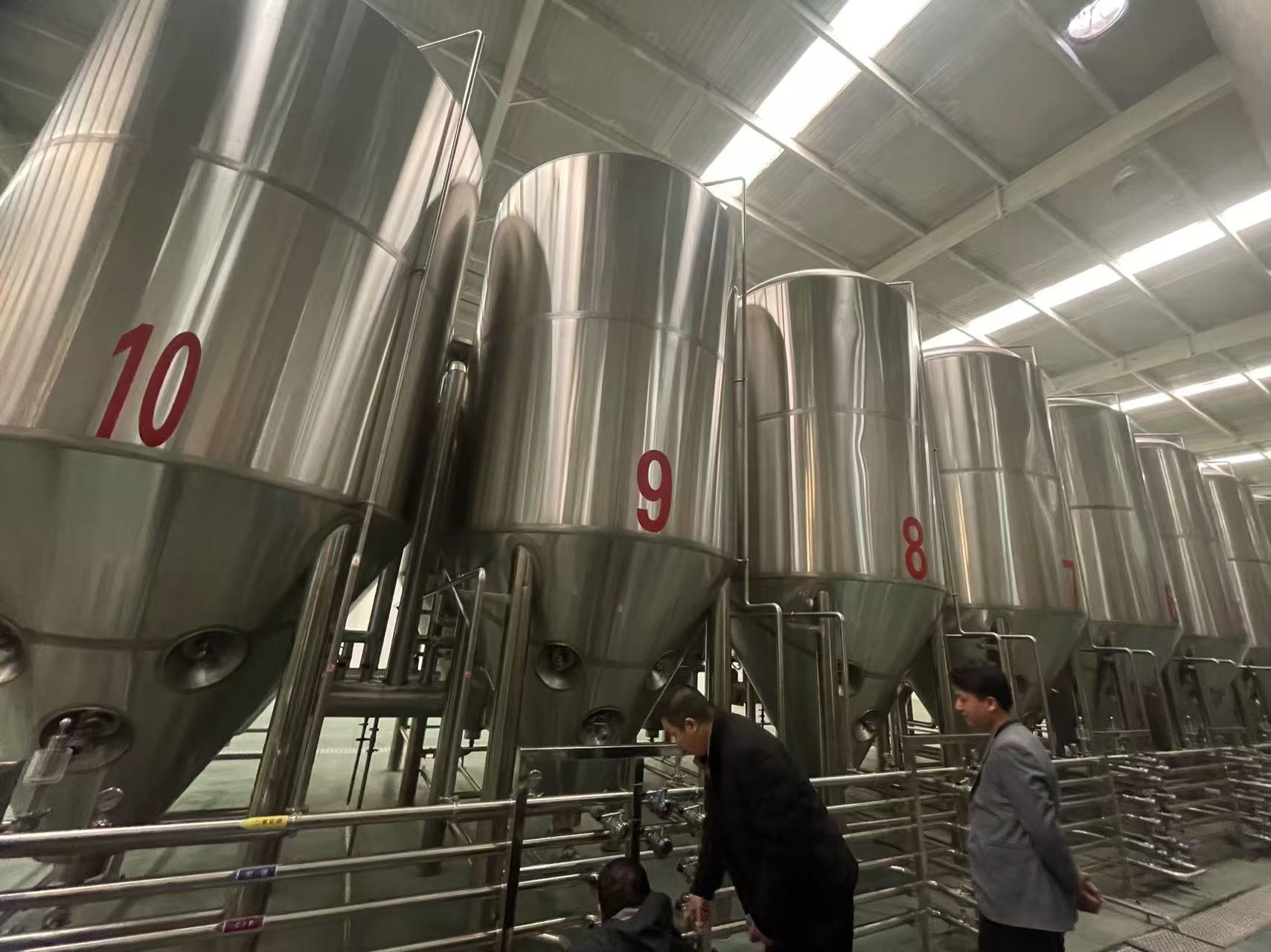 梓潼精酿啤酒设备厂—平面布置、设备设计、制造、调试、培训等一条龙服务